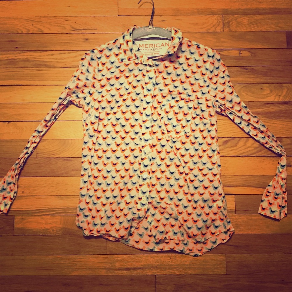 GAP birds button down boyfriend top 🕊🕊